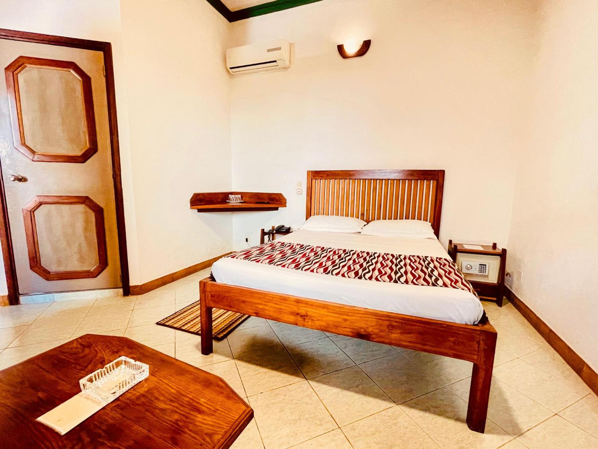 Le Nouvel Eden Hotel Toliara Exterior photo
